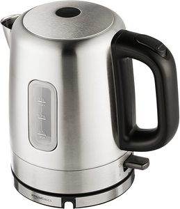 7. AmazonBasics Electric Hot Water Kettle, 1 Liter